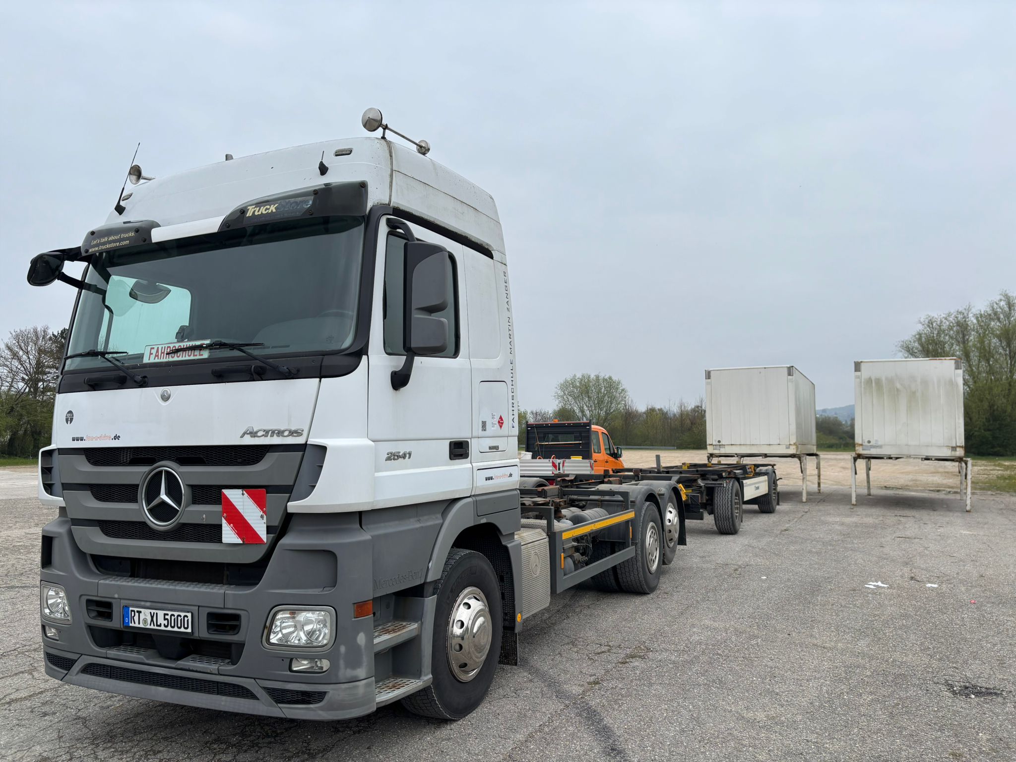 MAN TGX mit Anhänger